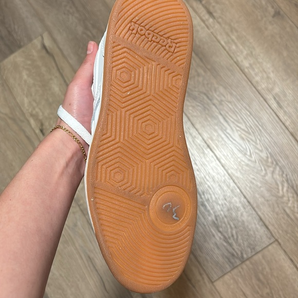 NWOT Reebok - Picture 2 of 3